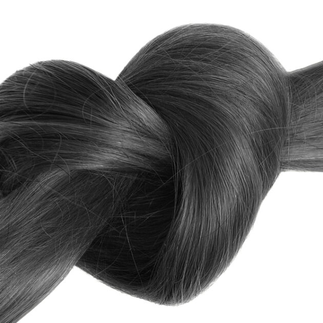 Lupénka ve vlasech se dá zvládnout. Co pomůže nejlépe?